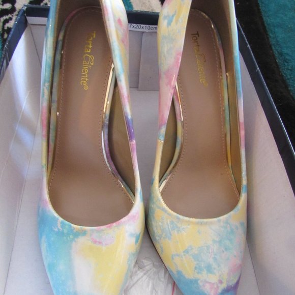 Torta Caliente  Tie-Dyed Heels  Size 8 - Picture 2 of 9